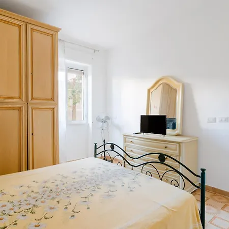 Apartment Baia - *